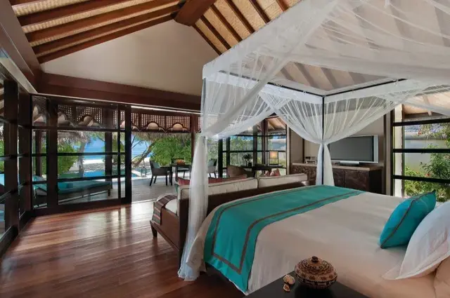 Sunrise Family Beach Bungalow with Pool - Bedroom
